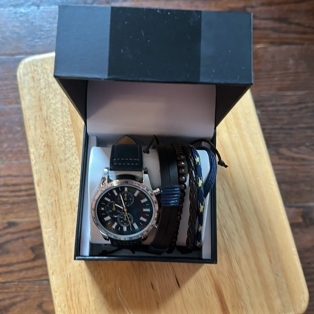 NIB Men's Chronograph Silver-Tone Faux Leather Strap Watch Set 48mm,